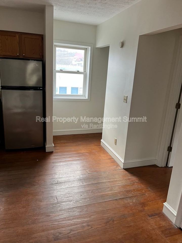 10 Fayette St - Photo 6 of 10