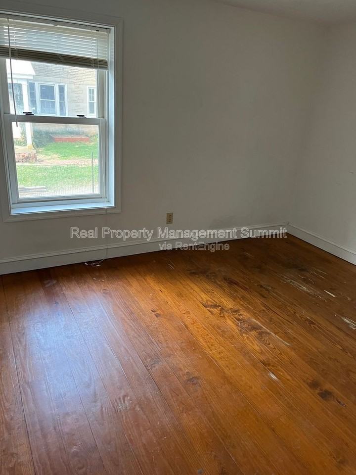 10 Fayette St - Photo 7 of 10