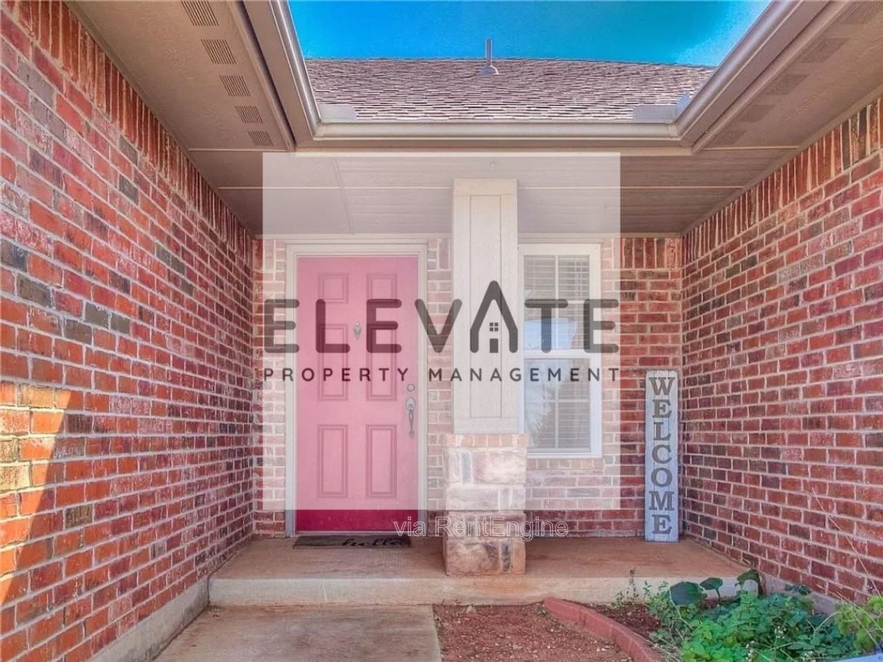 6812 Nw 157th St - Photo 2 of 27