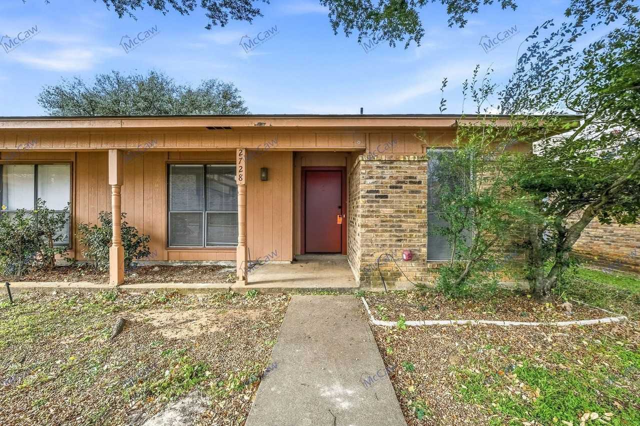 2728 Westchester Dr - Photo 3 of 24