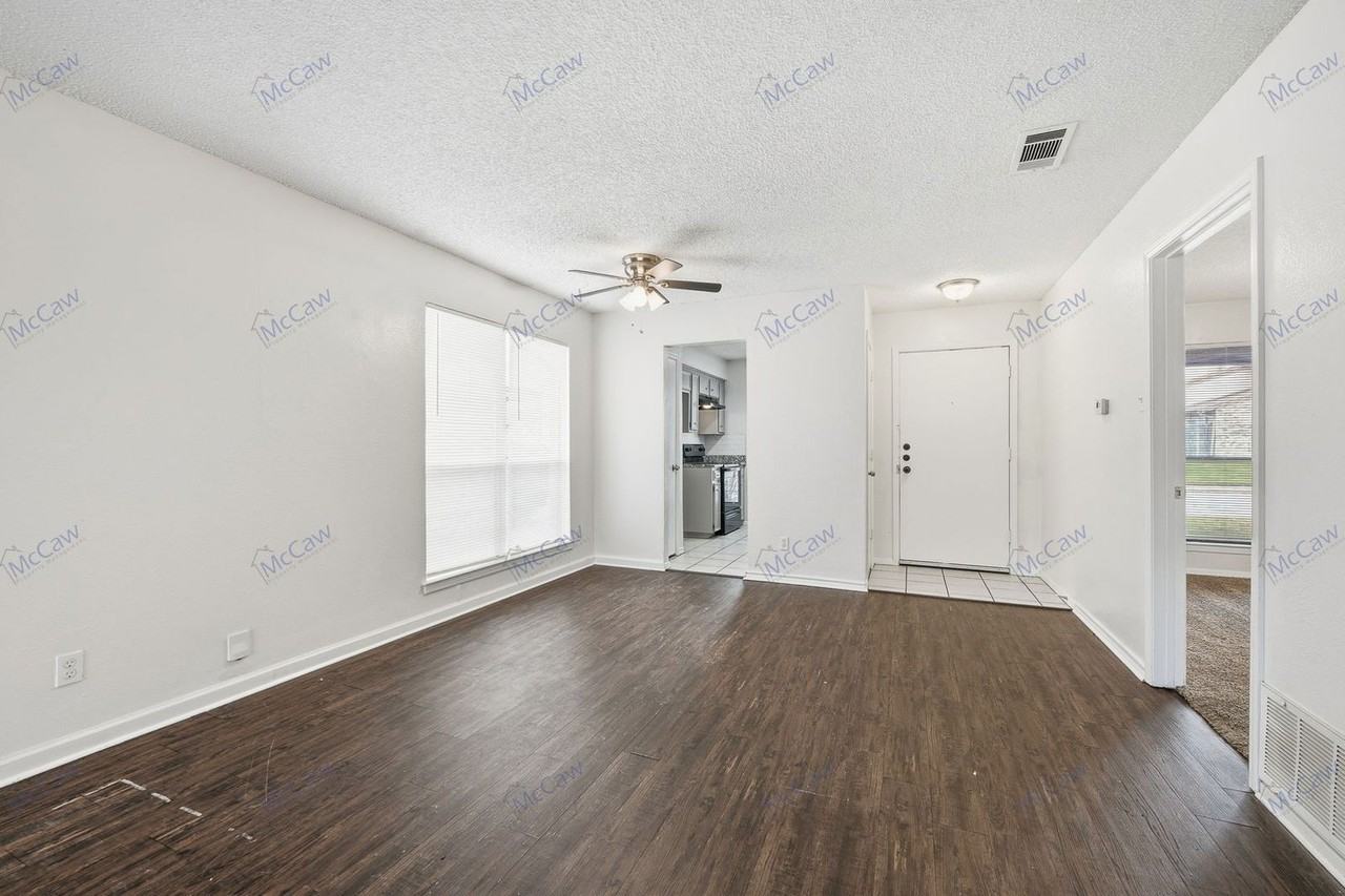 2728 Westchester Dr - Photo 5 of 24