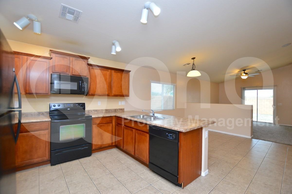 28173 N Superior Rd - Photo 3 of 21