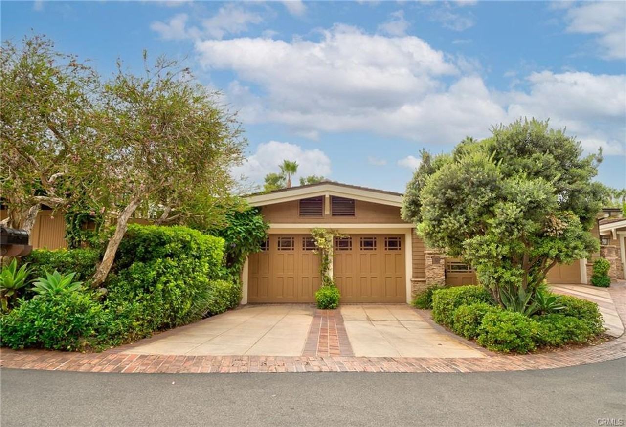 5 Stickley Dr - Photo 2 of 50