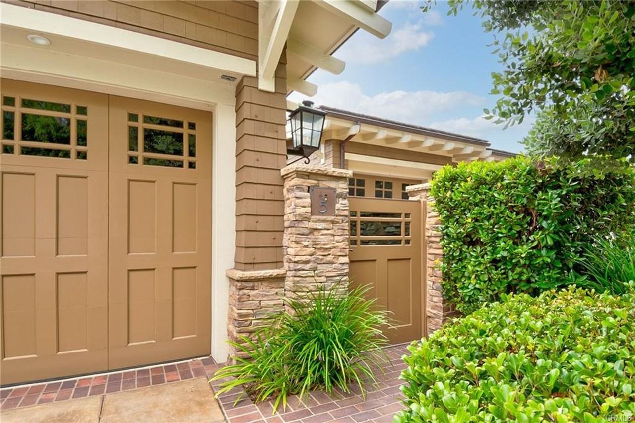 5 Stickley Dr - Photo 3 of 50