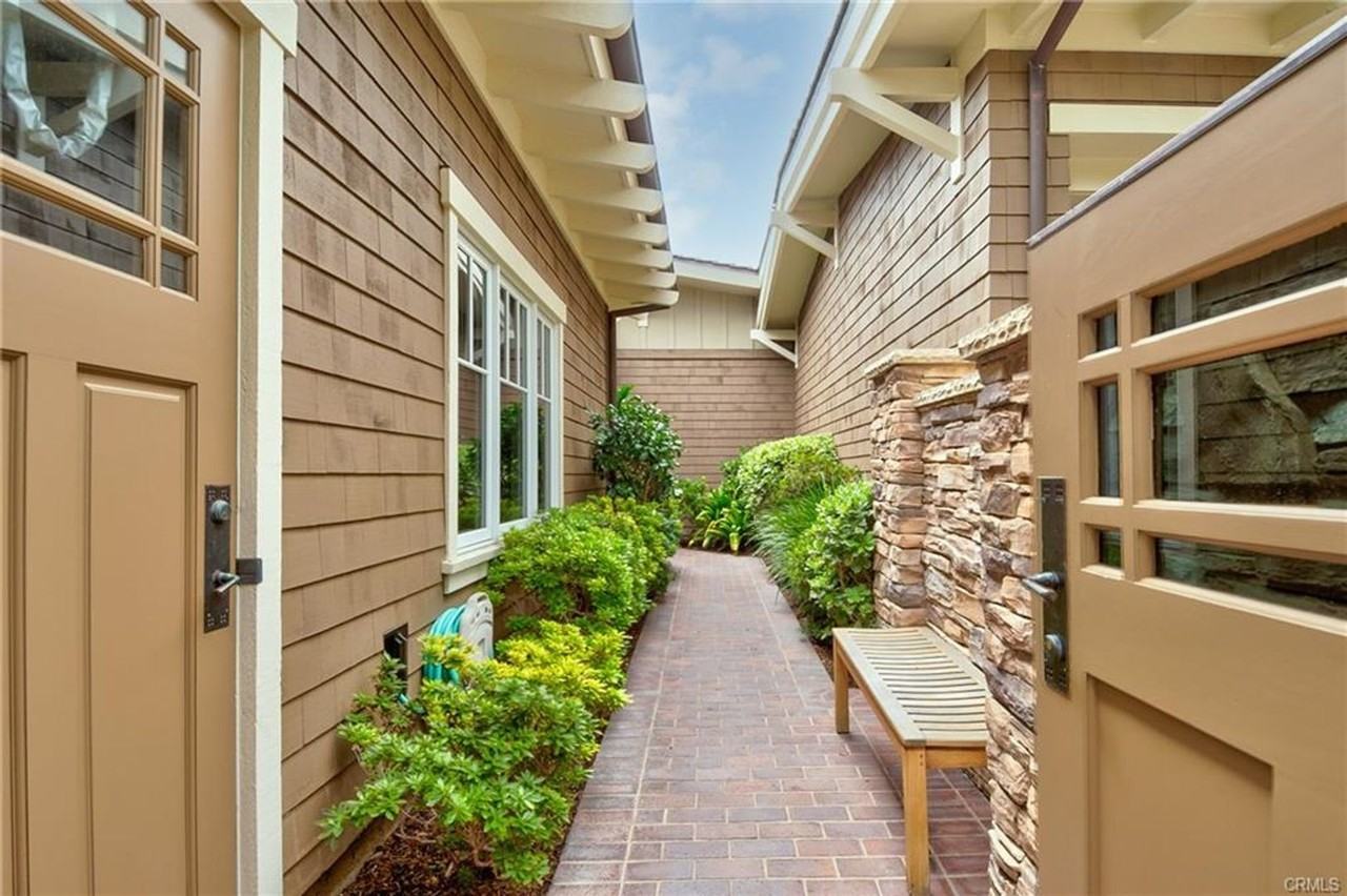 5 Stickley Dr - Photo 4 of 50