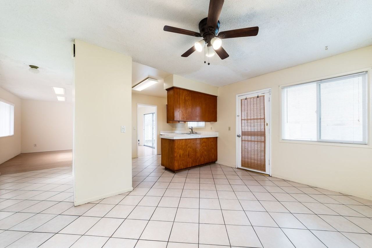 1487 Chapel Dr - Photo 5 of 29