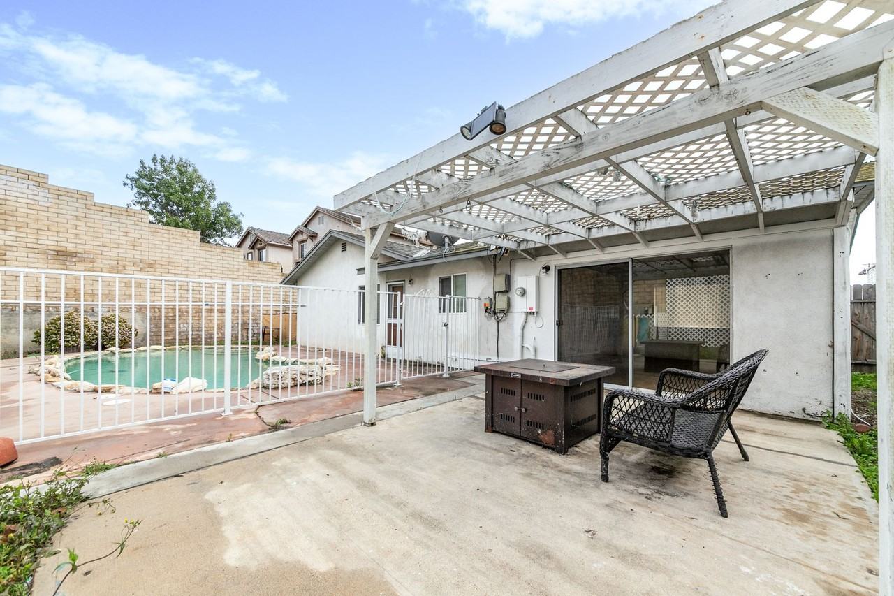 1487 Chapel Dr - Photo 7 of 29