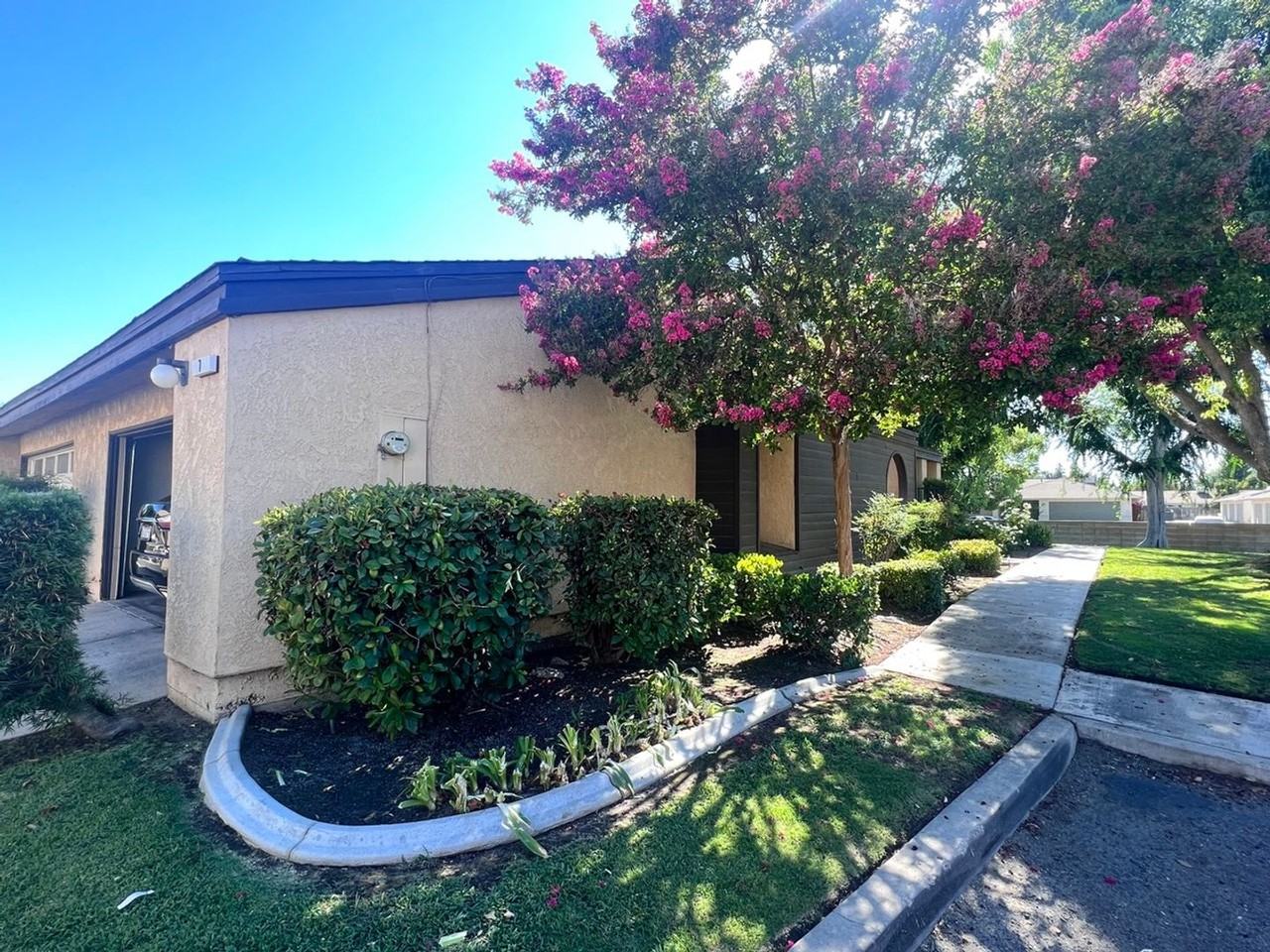 5500 Lennox Ave #7 - Photo 3 of 20