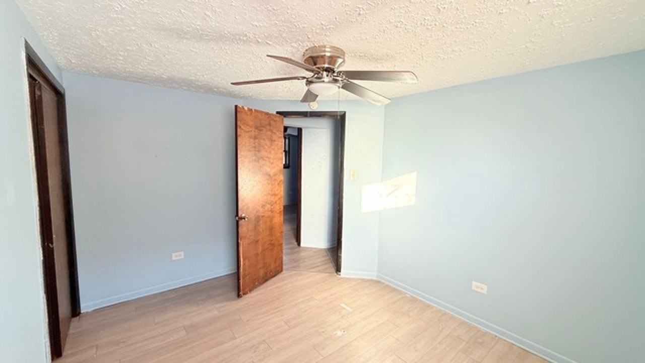 15020 Woodlawn Ave - Photo 3 of 18