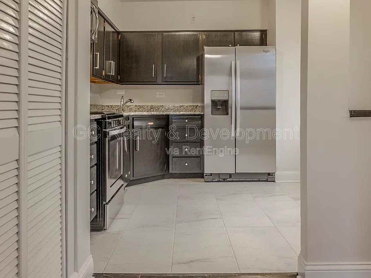 6947 S Jeffery Blvd #1A - Photo 3 of 12