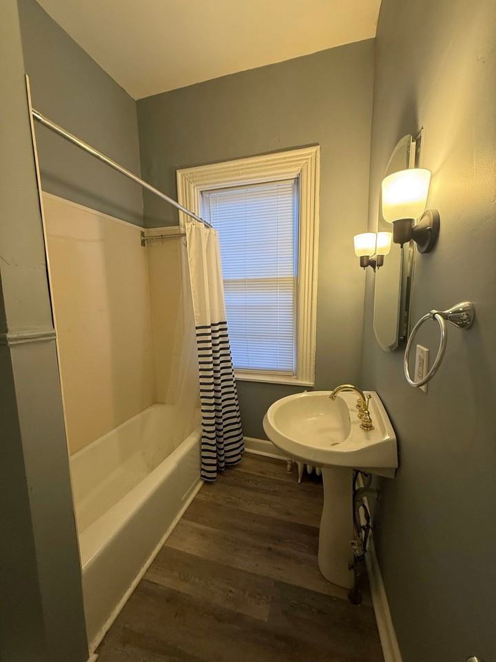 446 N Duke St #1F - Photo 5 of 13