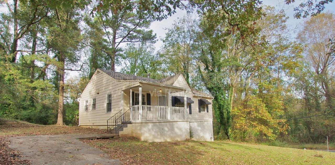 892 Midway St Se - Photo 3 of 17