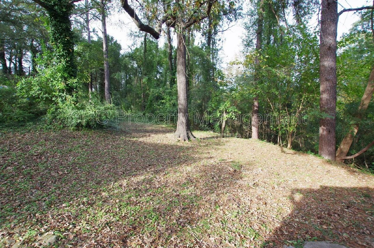 892 Midway St Se - Photo 4 of 17