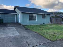 featured image of 1049 N 16th St