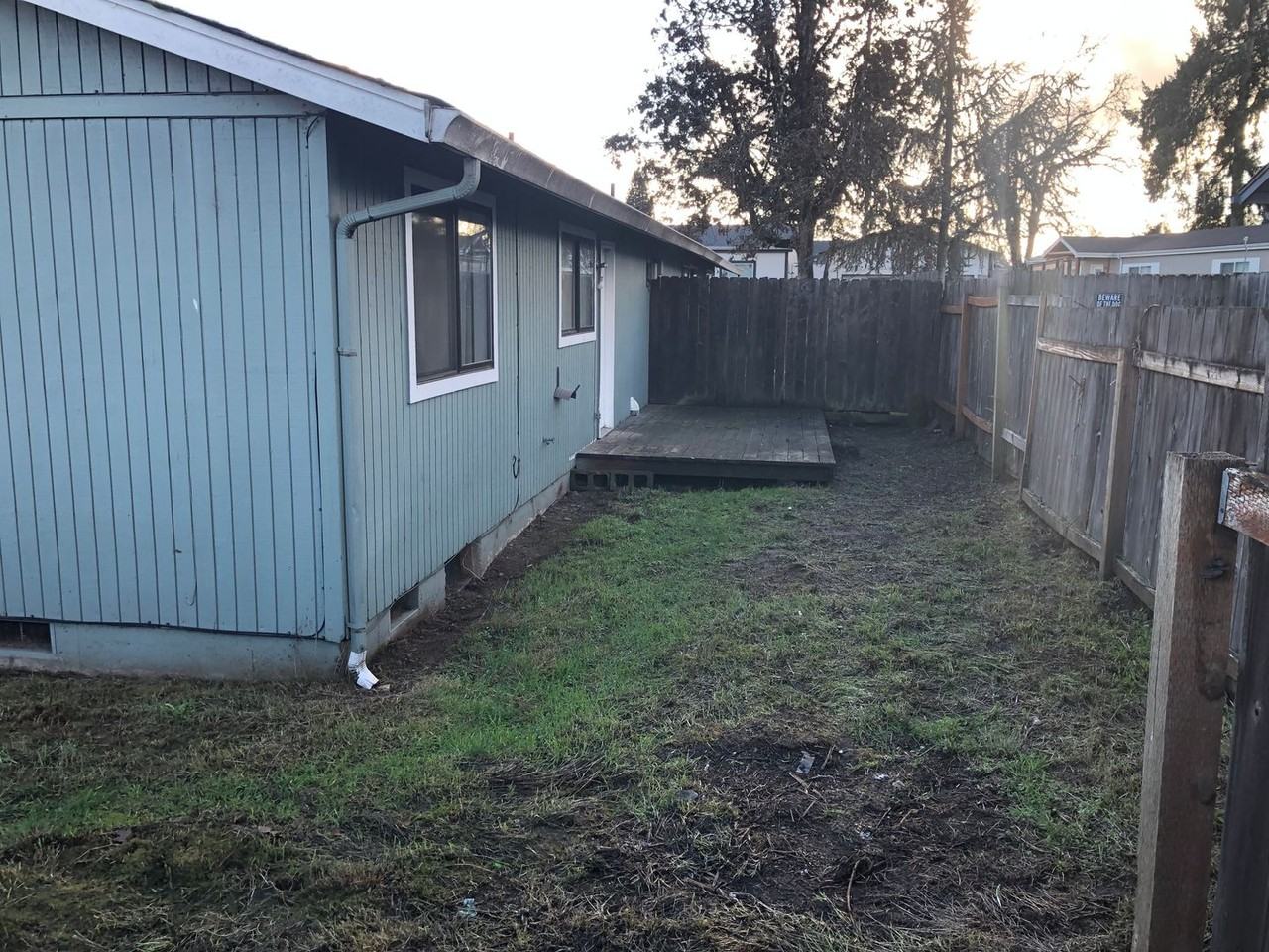 1049 N 16th St - Photo 2 of 27