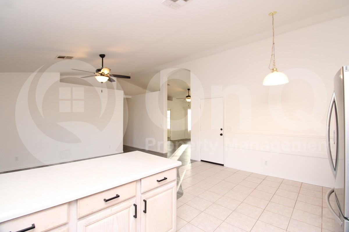 503 N St Claire - Photo 6 of 25