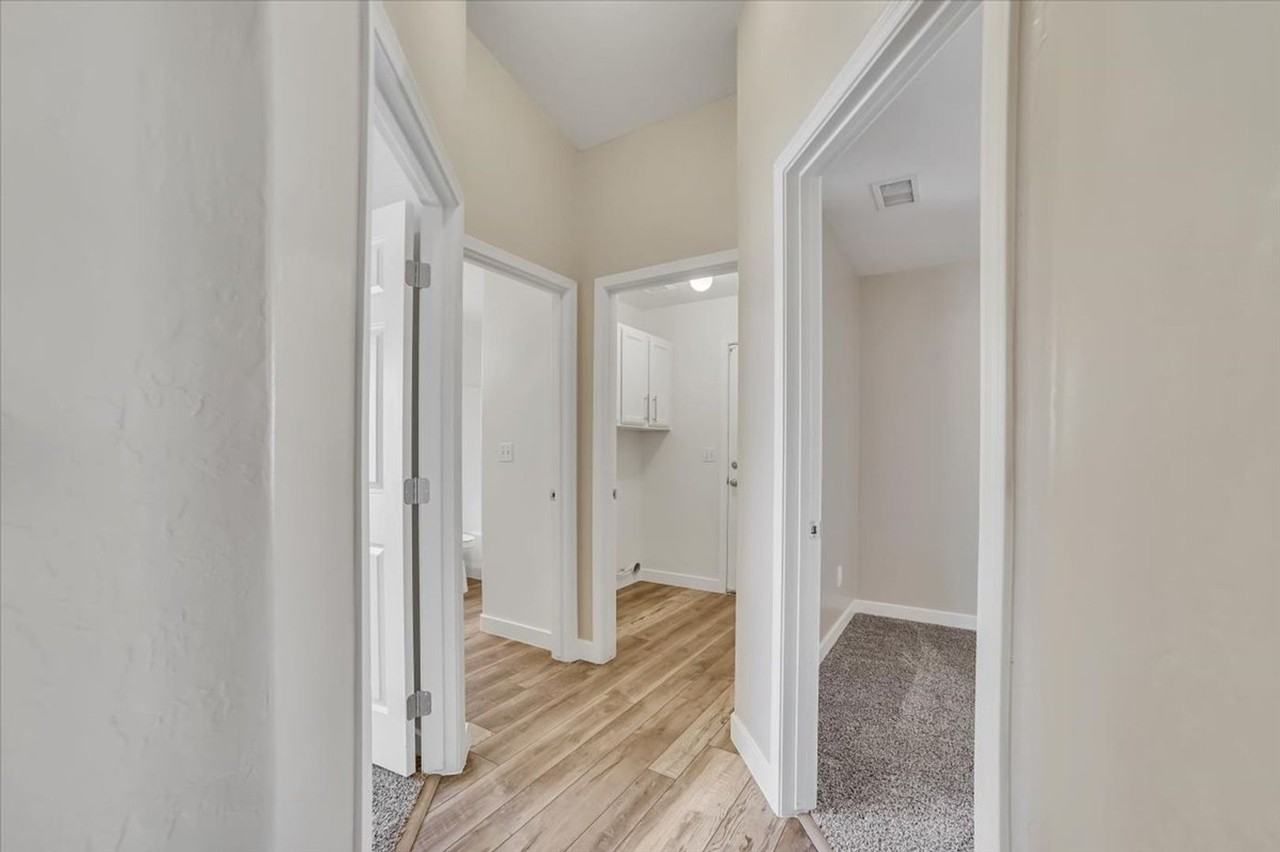 403 S Kingston Ct - Photo 7 of 50