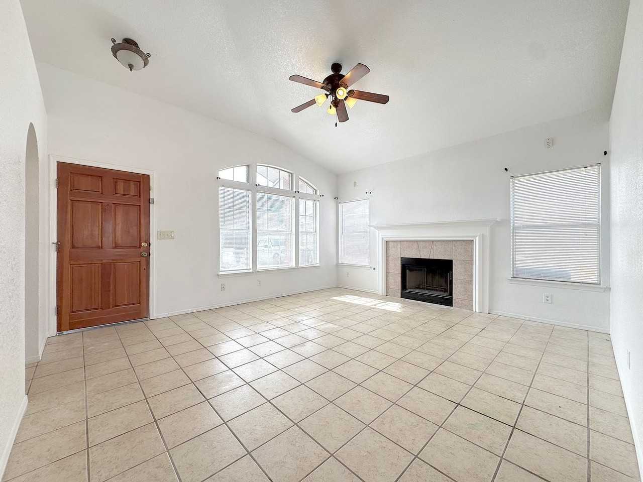 12245 Amstater Cir - Photo 3 of 23