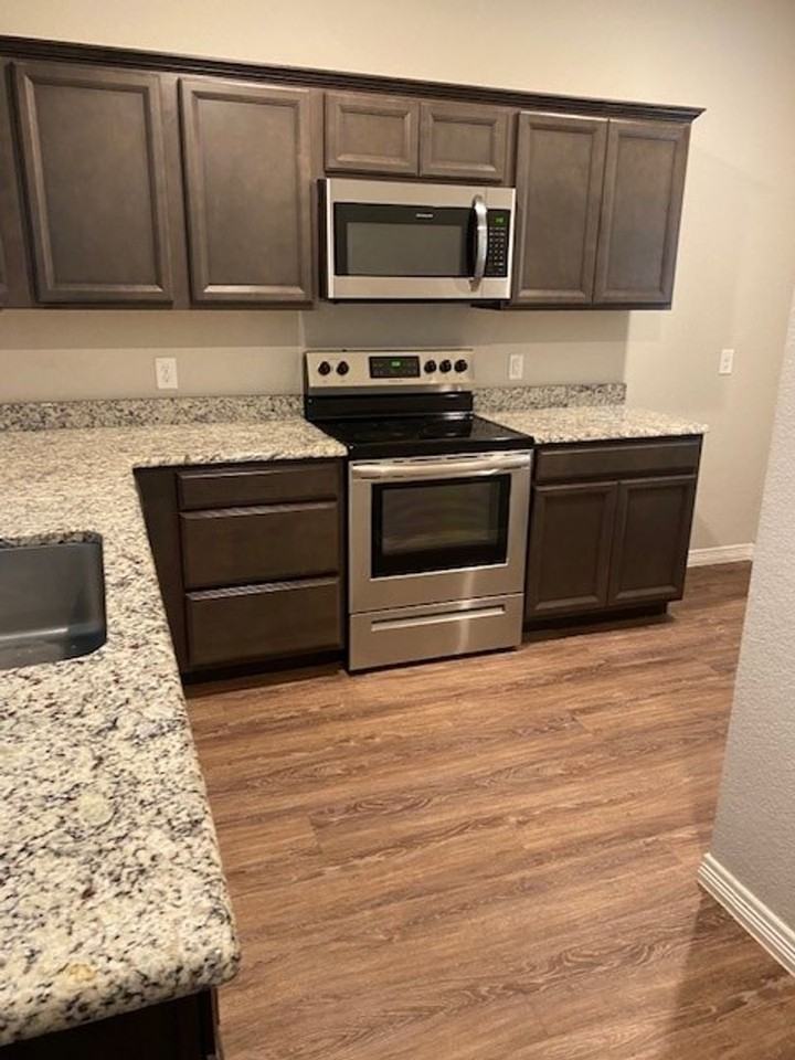 21 Elk Dr - Photo 3 of 11