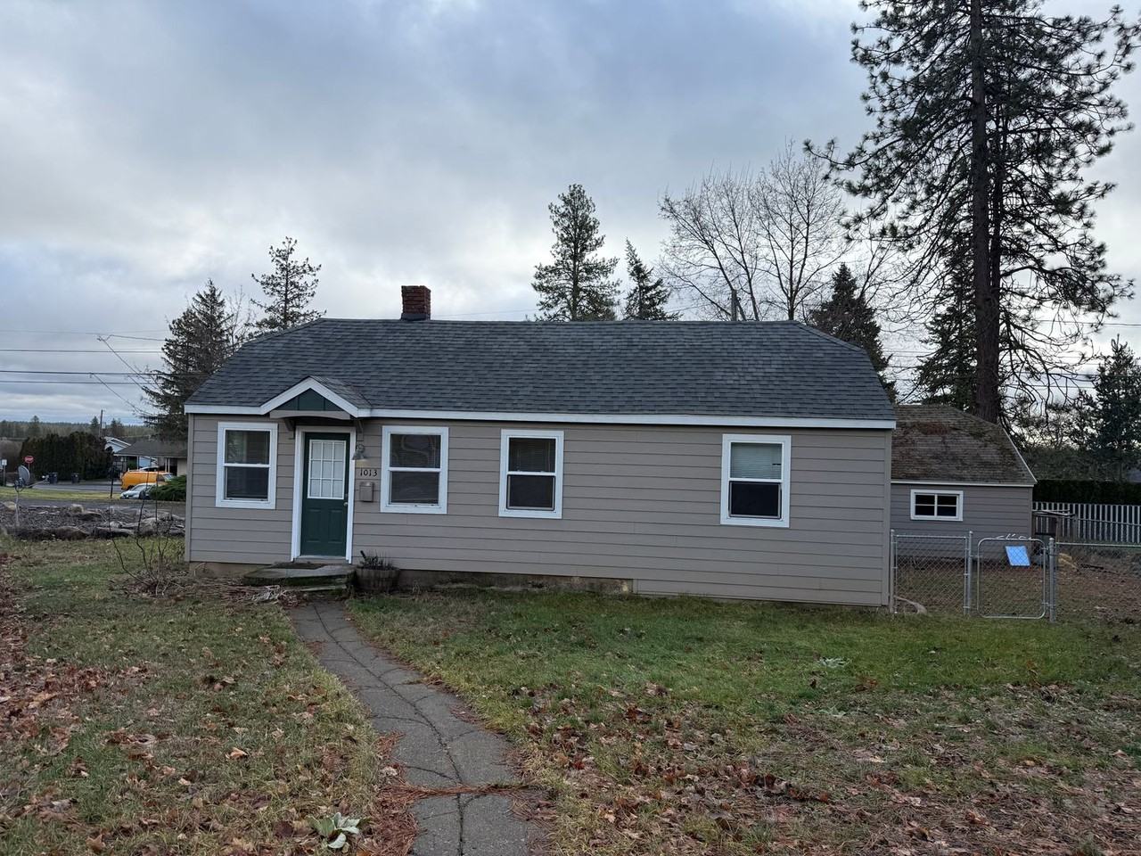 1013 4th St - Photo 2 of 14