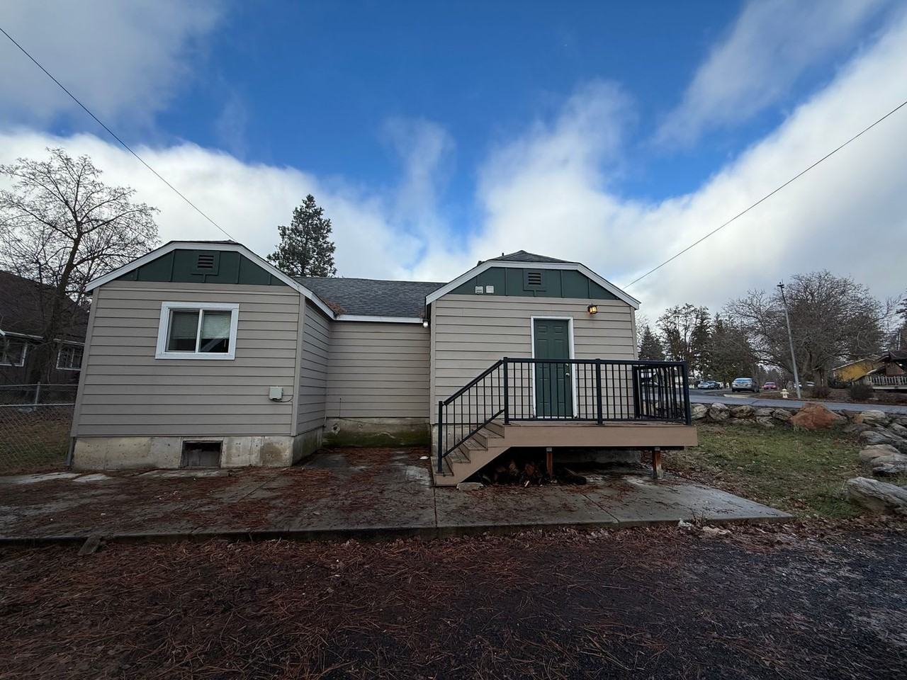 1013 4th St - Photo 2 of 13