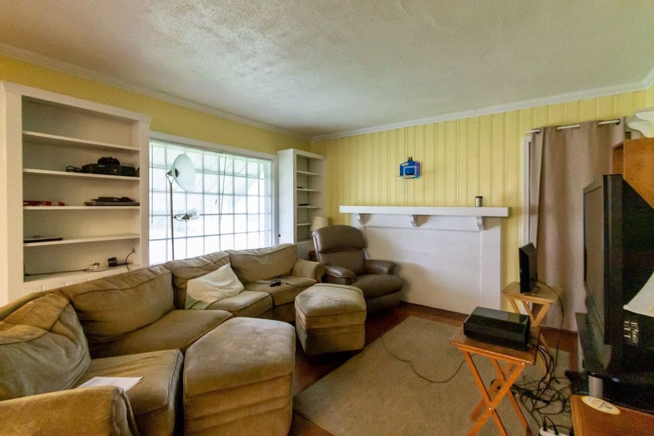 312 S Calvert St - Photo 2 of 13