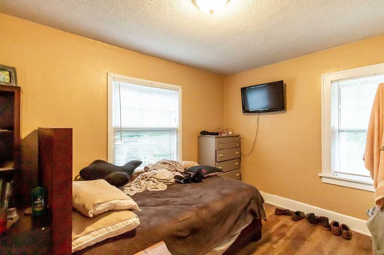 312 S Calvert St - Photo 7 of 13