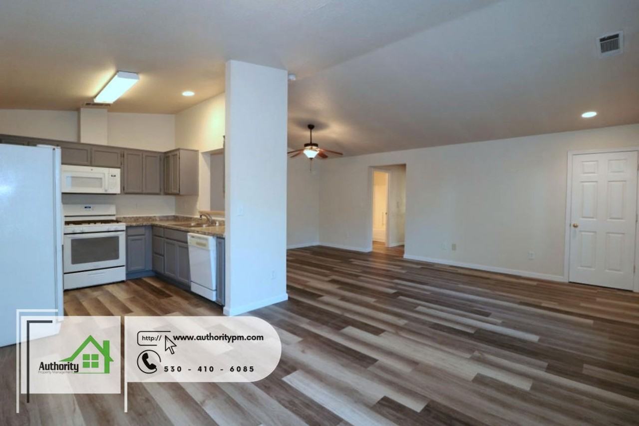 3757 Main St - Photo 4 of 15