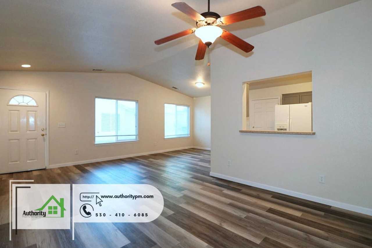 3757 Main St - Photo 6 of 15