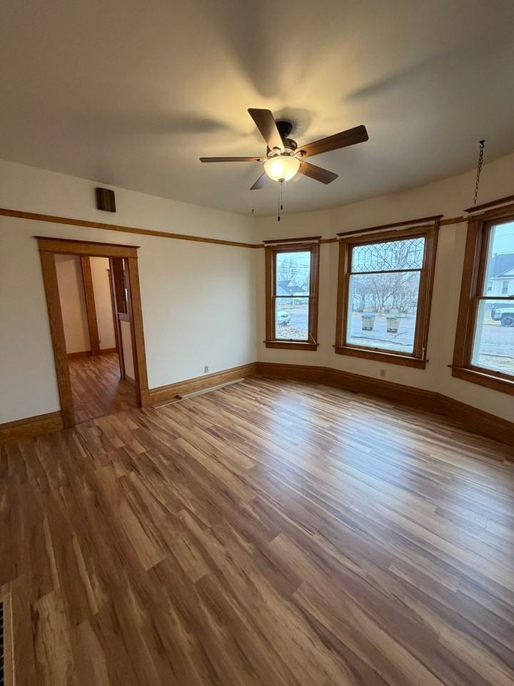 800 South 9th - Photo 5 of 31