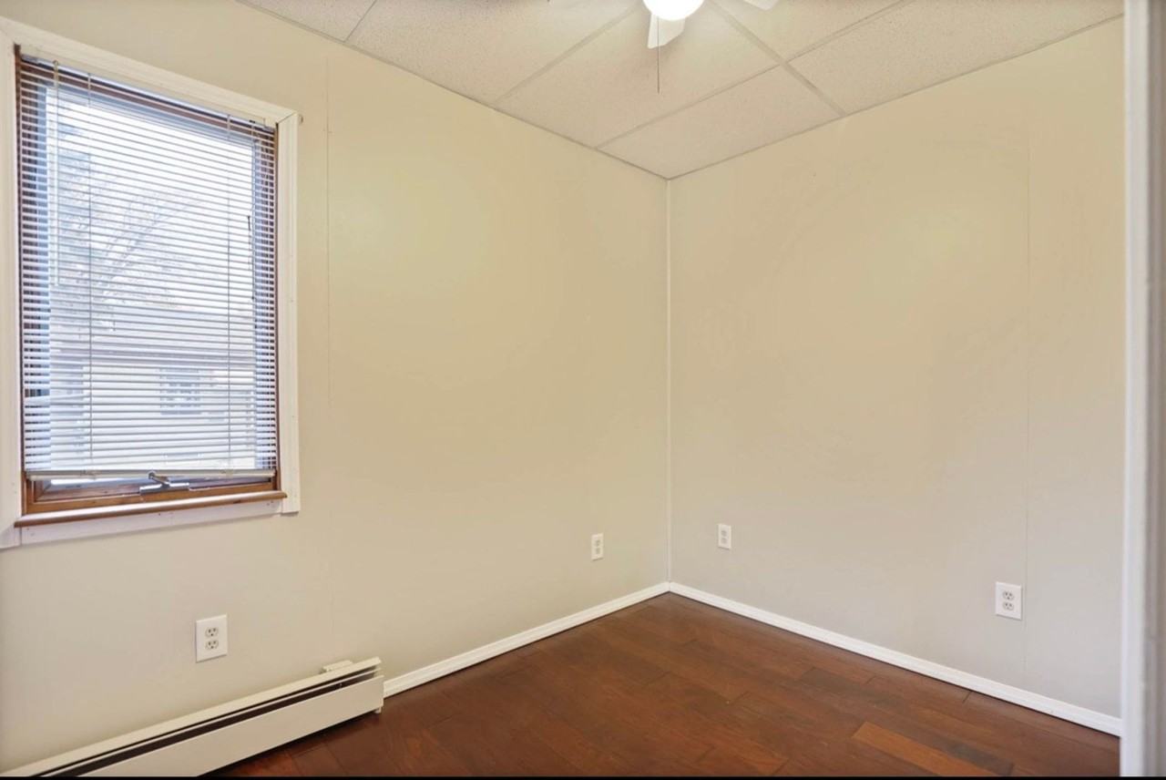 1707 Congress Ave - Photo 7 of 12