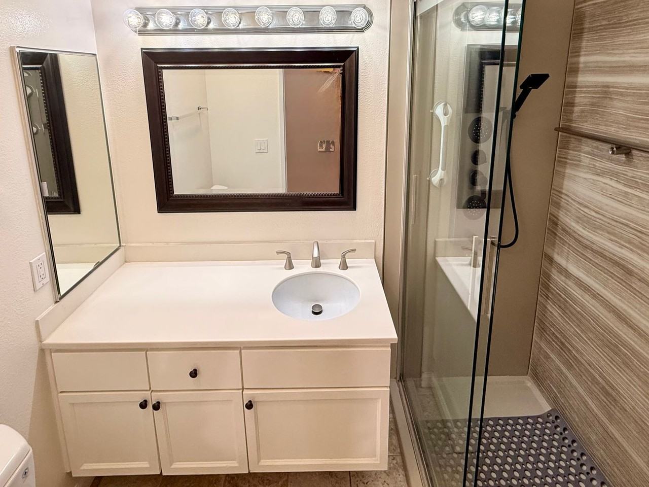 701 Kettner Blvd #212 - Photo 5 of 25