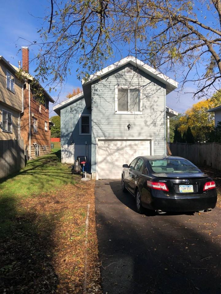 2115 W 4th St - Photo 7 of 7