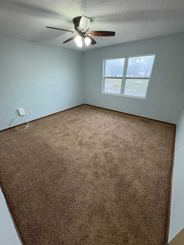 200 Baltimore St - Photo 2 of 9