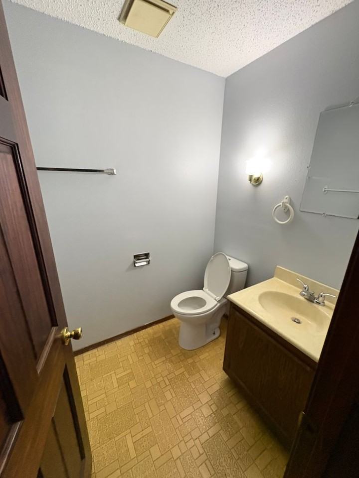 200 Baltimore St - Photo 7 of 9