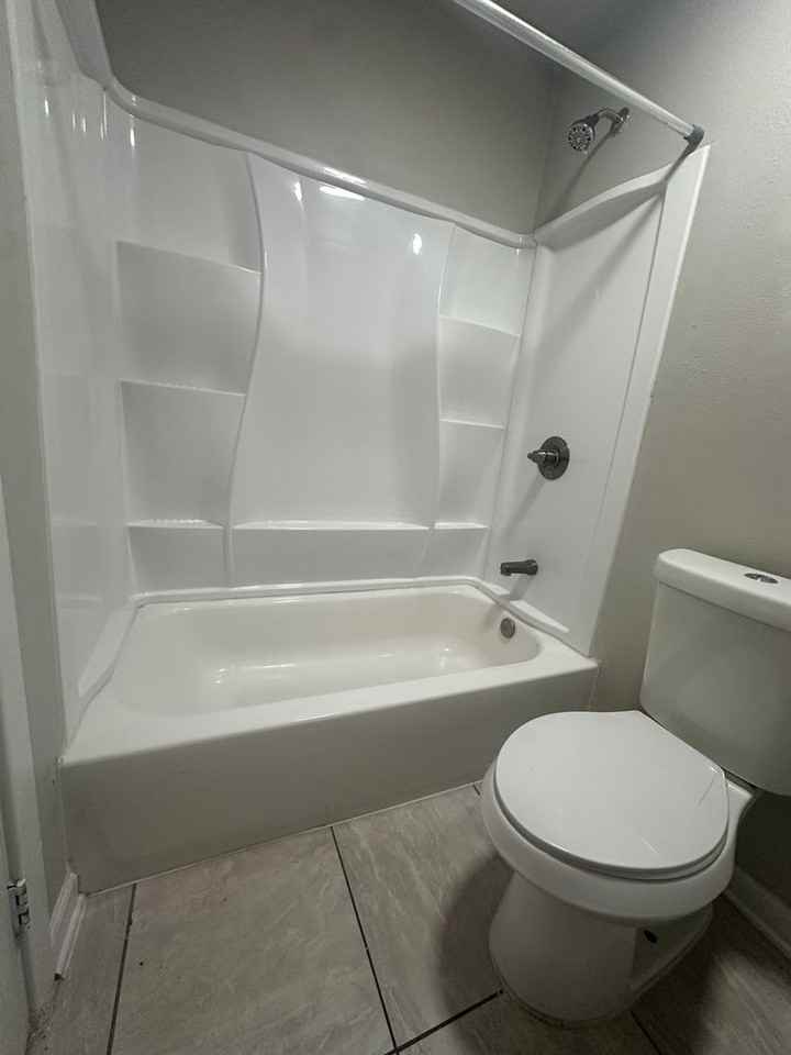 901 Parmer Ave #4 - Photo 7 of 24