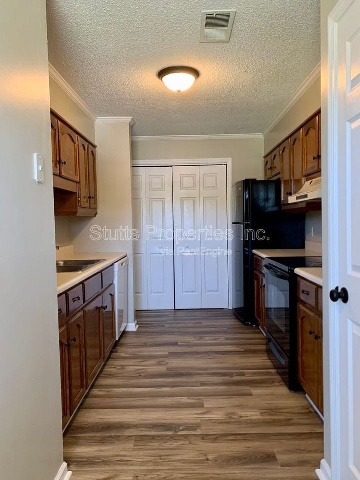 3450 Cloverdale Rd #16 - Photo 2 of 8