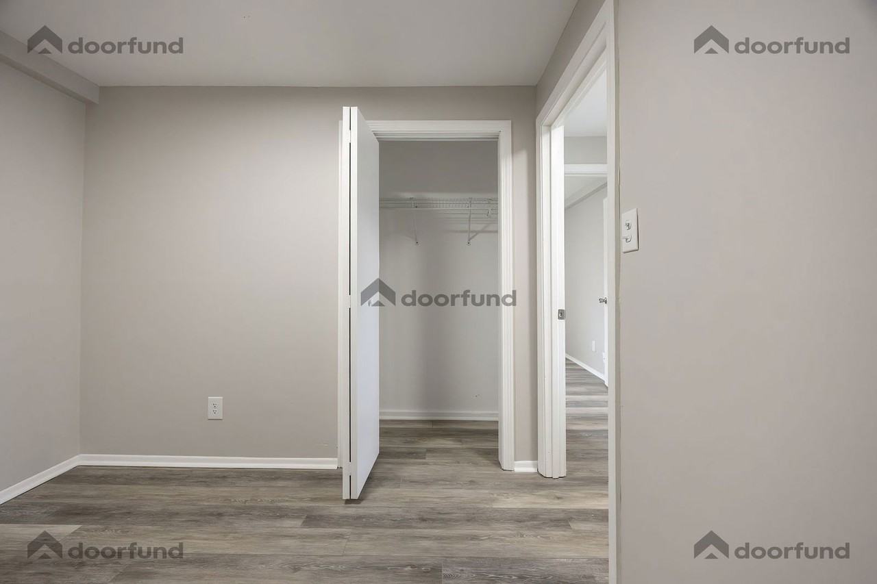 22 Smith St #2 - Photo 2 of 36