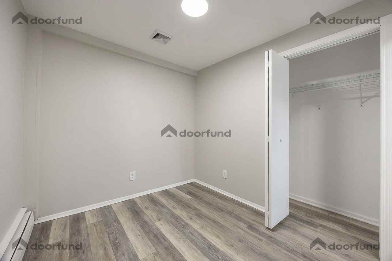 22 Smith St #2 - Photo 3 of 36