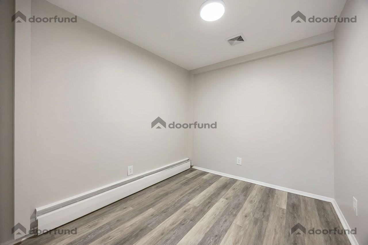 22 Smith St #2 - Photo 7 of 36