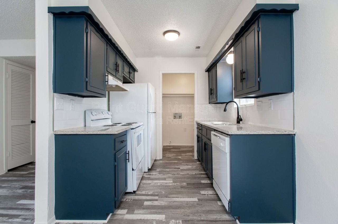 3030 S Old Lawrence Rd #409 - Photo 5 of 17