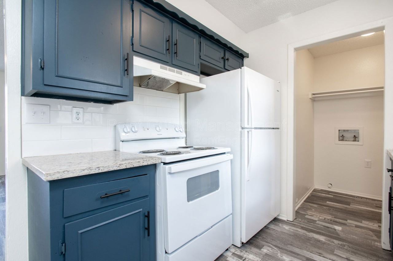 3030 S Old Lawrence Rd #409 - Photo 6 of 17