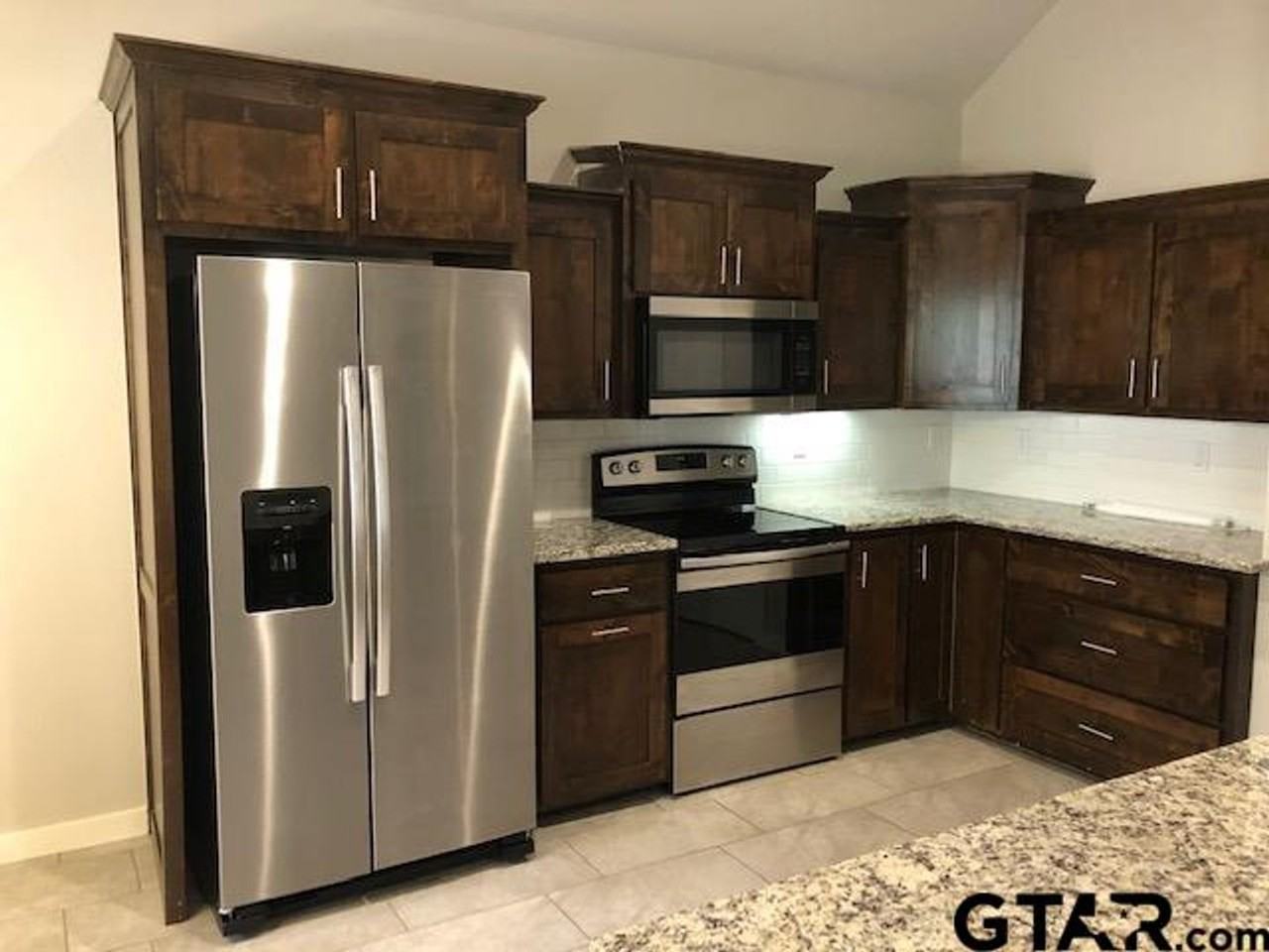 5127 Antlers Dr - Photo 2 of 6