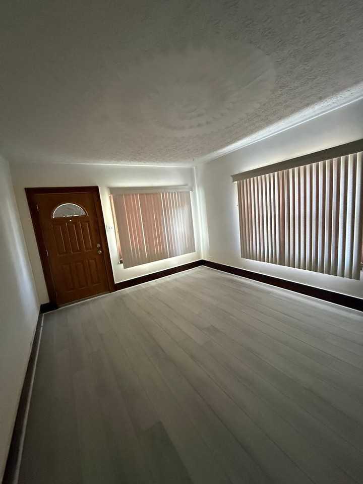 613 Wildwood Ave - Photo 4 of 27