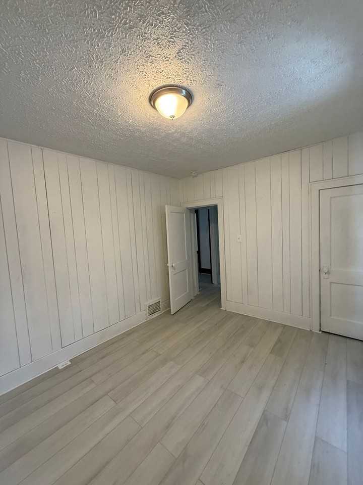 613 Wildwood Ave - Photo 7 of 27