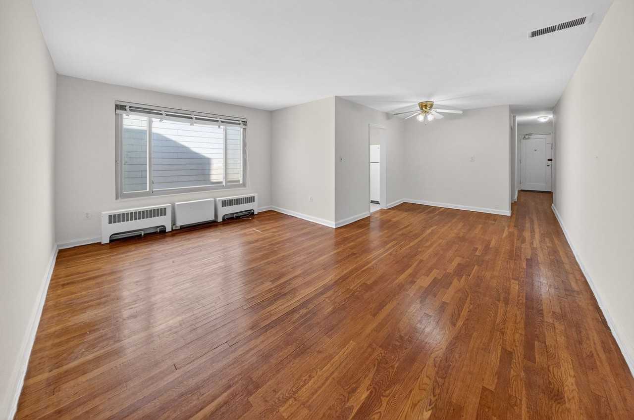 810 Kennedy St Nw - Photo 7 of 16