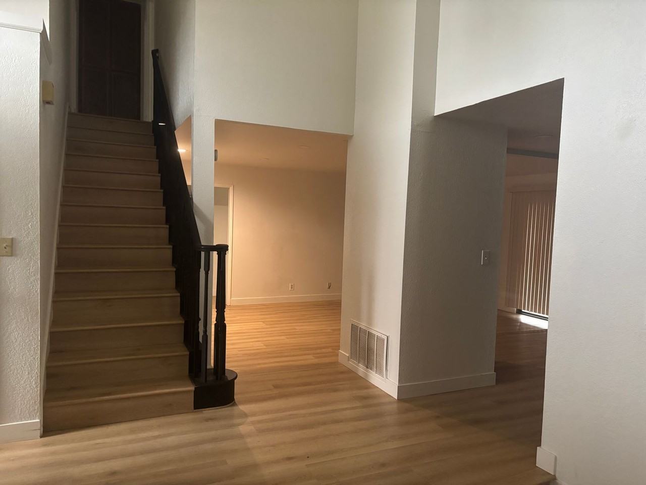 5125 Vista Del Oro Way - Photo 3 of 12