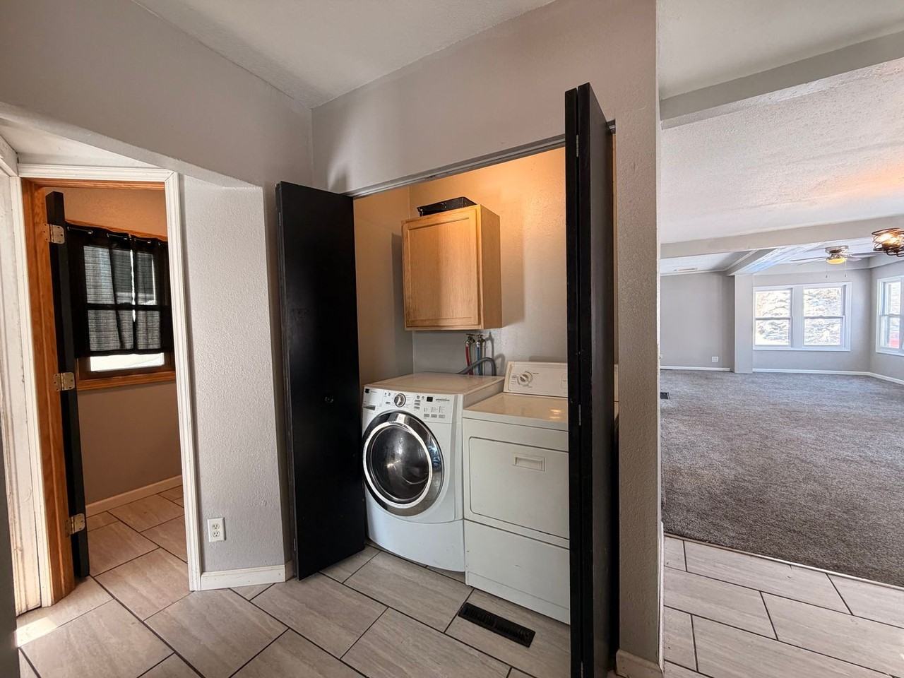 1110 Elm St - Photo 6 of 13