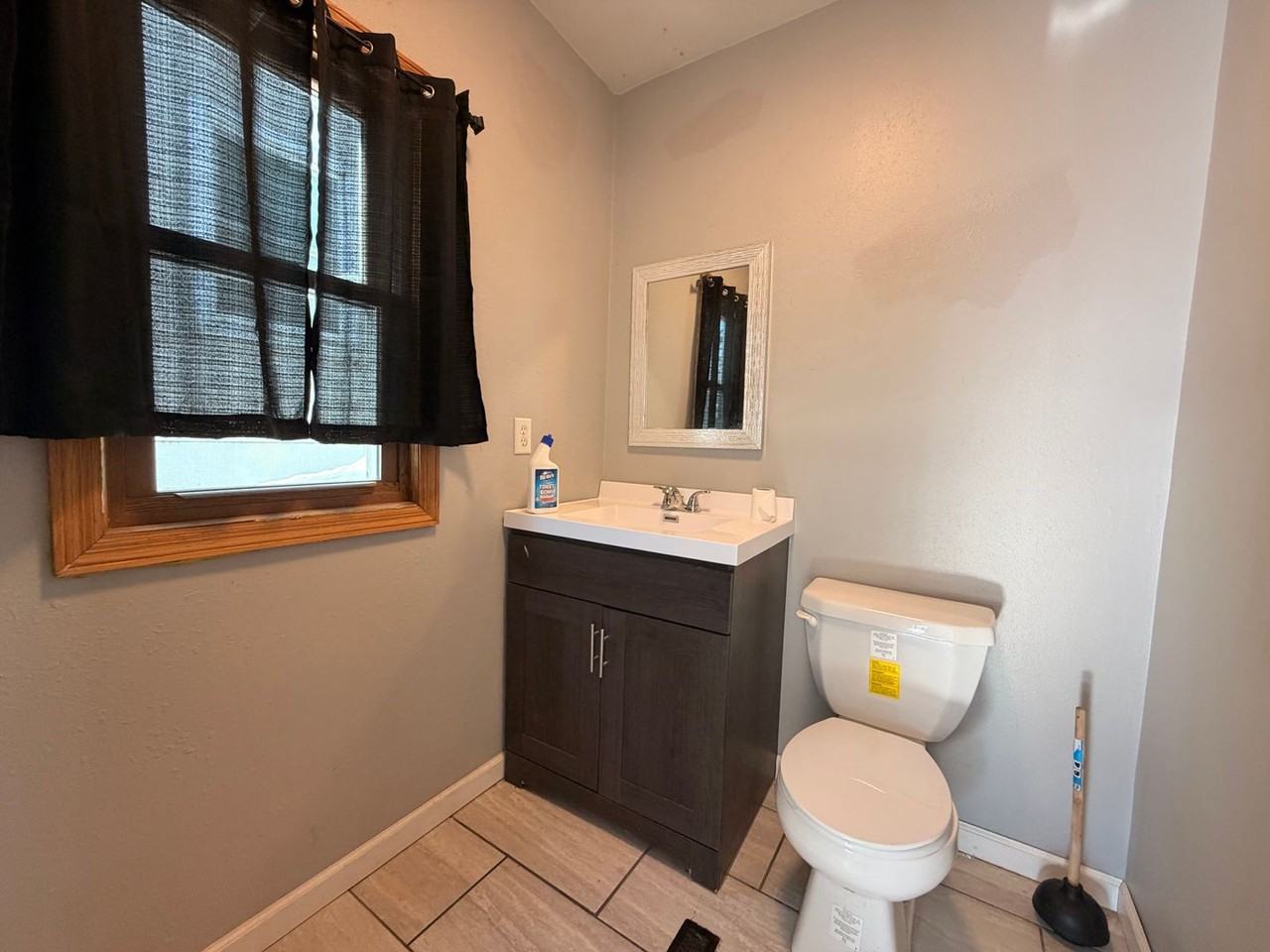 1110 Elm St - Photo 7 of 13