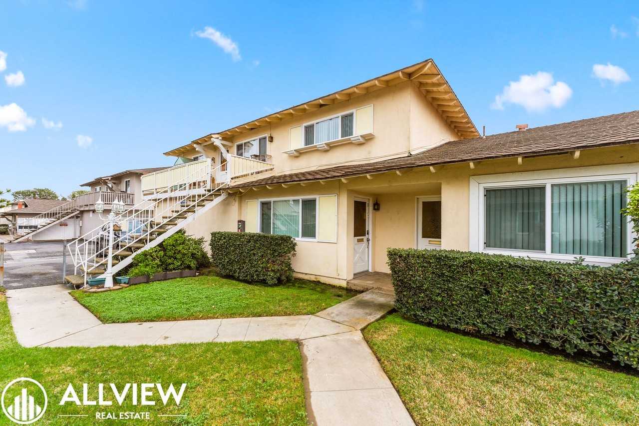 16572 Sabot Ln - Photo 2 of 18